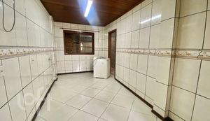 Image 3 - 885131