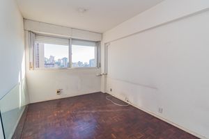 Image 7 - 885135