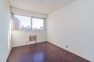 Image 12 - 885135