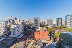 Image 29 - 885135