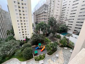 Image 10 - 885136