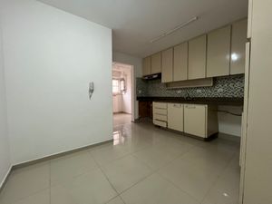 Image 14 - 885136