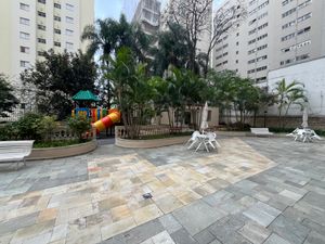 Image 25 - 885136