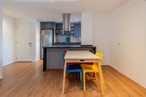 Image 8 - 885153