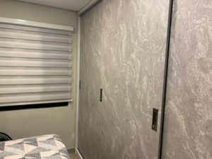 Image 1 - 885165