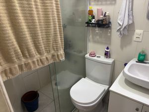 Image 4 - 885165