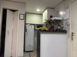 Image 11 - 885165