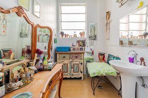 Image 14 - 885168