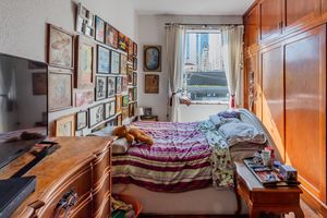 Image 18 - 885168
