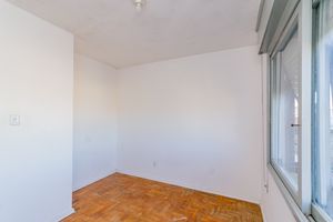 Image 6 - 885173