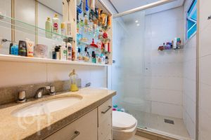 Image 9 - 885175