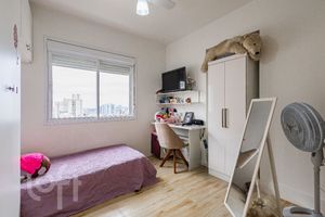 Image 12 - 885175