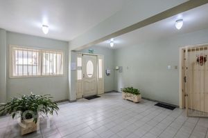 Image 15 - 885178
