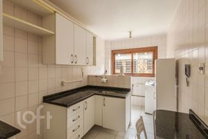 Image 10 - 885178