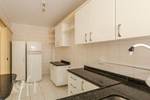 Image 12 - 885178
