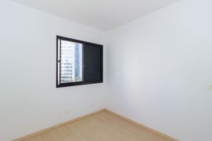 Image 11 - 885179