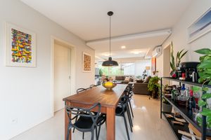 Image 4 - 885188