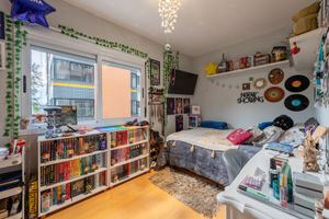 Image 6 - 885188