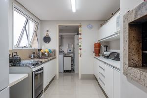 Image 13 - 885188