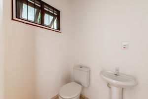 Image 32 - 885195