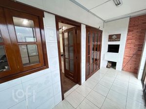 Image 11 - 885200