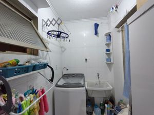 Image 6 - 885201