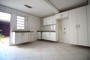 Image 4 - 885251