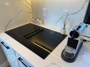 Image 9 - 885273