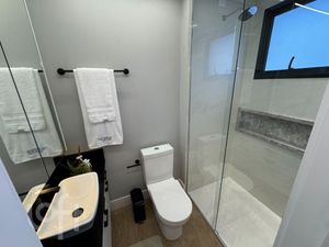 Image 19 - 885273