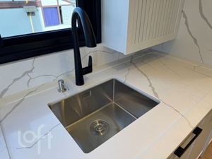 Image 8 - 885273