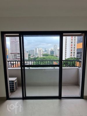 Image 10 - 885276