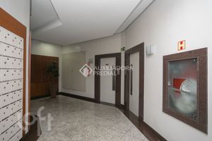 Image 16 - 885285