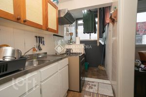Image 5 - 885285