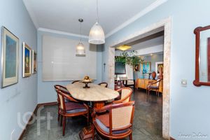 Image 6 - 885294