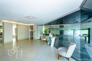 Image 28 - 885294