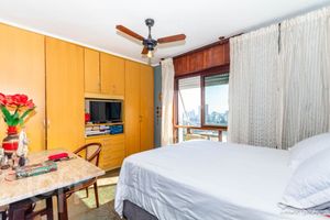 Image 19 - 885294