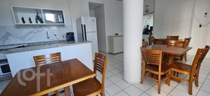 Image 30 - 885295