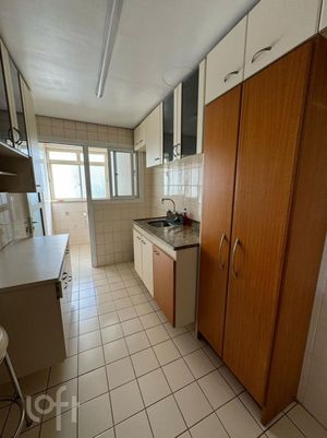 Image 27 - 885298