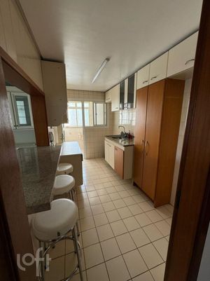 Image 26 - 885298