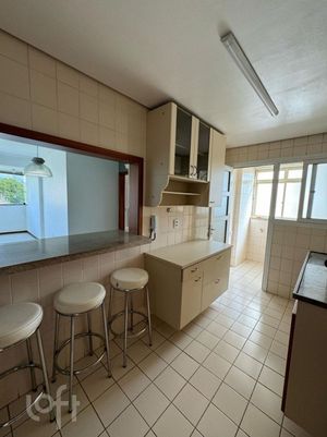 Image 24 - 885298