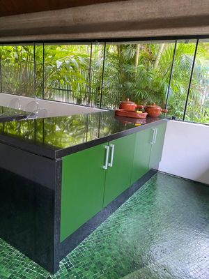 Image 7 - 885300