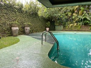 Image 5 - 885300