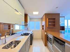 Image 11 - 885305