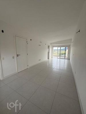 Image 16 - 885310