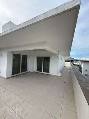 Image 24 - 885310