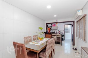 Image 1 - 885313