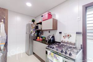 Image 4 - 885313