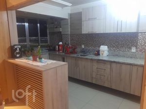 Image 10 - 885323