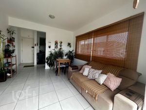 Image 4 - 885325