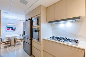 Image 32 - 885326